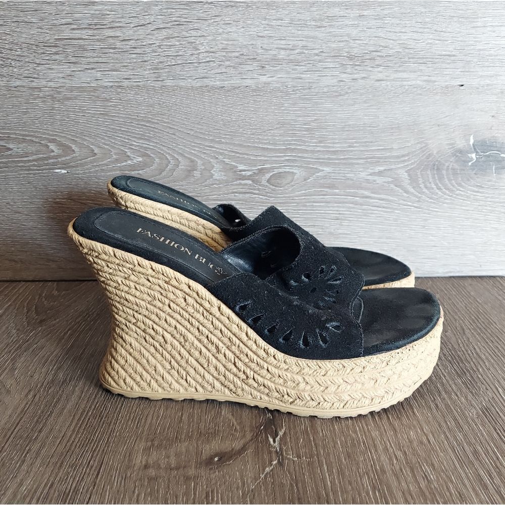 Vintage 90s Fashion Bug Laser Cut Platform Sandal Wedges Size 8
